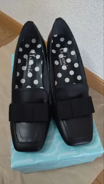 새상품 다이애나 23.5cm 그로그랭 리본