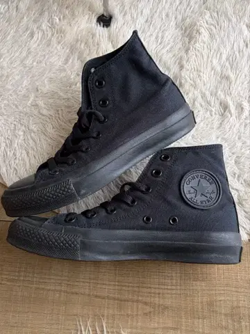 [새상품급] CONVERSE ALLSTAR 올블랙 하이컷 23.5cm