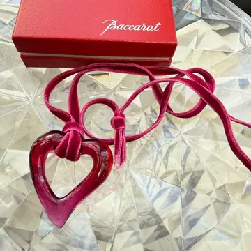 Baccarat 하트 모양 크리스탈 목걸이