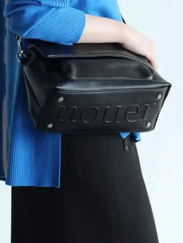 새상품급 nouer  하의 엠보싱 로고 백 블랙 하자품