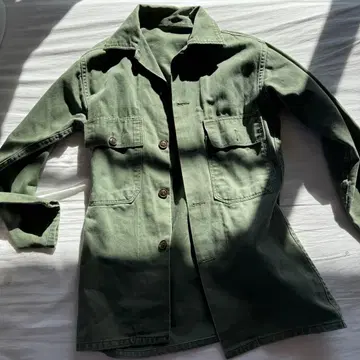 올리브 그린 밀리터리 자켓