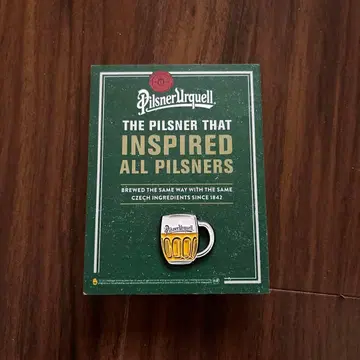 Pilsner Urquell 맥주 머그 핀 배지