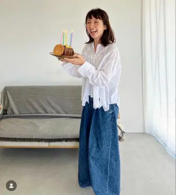 캘런솔로지 코튼 컷워크 자수 블라우스 화이트