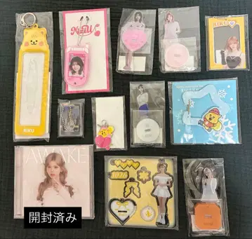 NiziU 리쿠 아크릴 스탠드 키링 리츄 카라비너 팝업 스토어 AWAKE