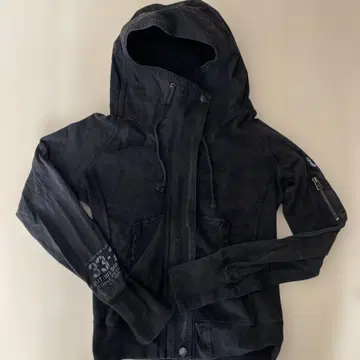 블랙 후드 부착 후드티 6213015