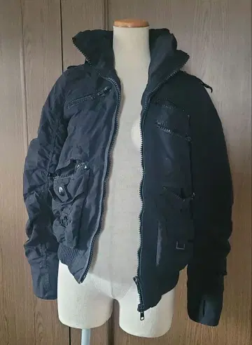 heaven and earth 블랙 지퍼 달린 자켓