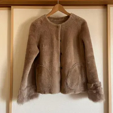 시빌라 양가죽 리얼 무스탕 리버서블 노카라 코트 새상품급