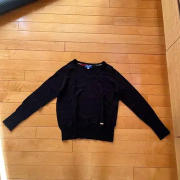 BLUE LABEL CRESTBRIDGE 블랙 V넥 스웨터 38