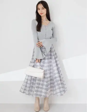 새상품급 dazzlin 코르셋 볼륨 플레어 스커트