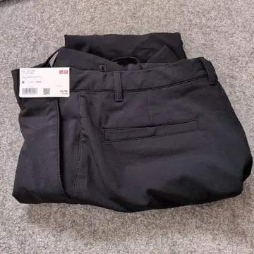 유니클로 남성용 웜 스트레치 팬츠 M 블랙