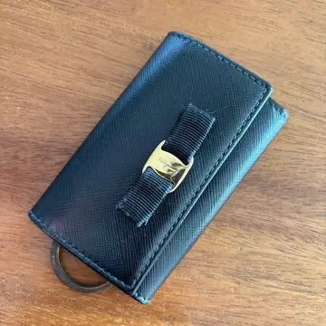 Salvatore Ferragamo 블랙 키케이스