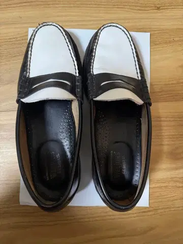 G.H.BASS 로퍼 WHITE/BLACK Weejuns