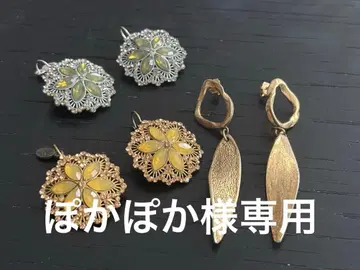 꽃 모티브와 리프형 귀걸이 세트