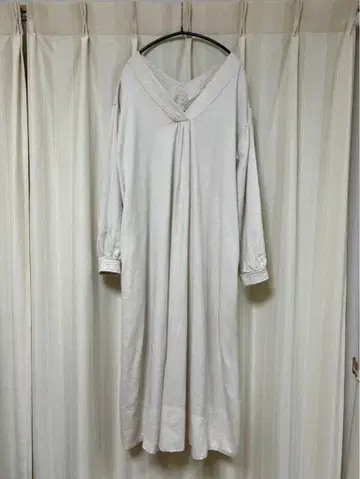 니코앤드 마 혼방 V넥 원피스