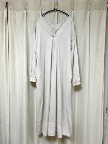 니코앤드 마 혼방 V넥 원피스