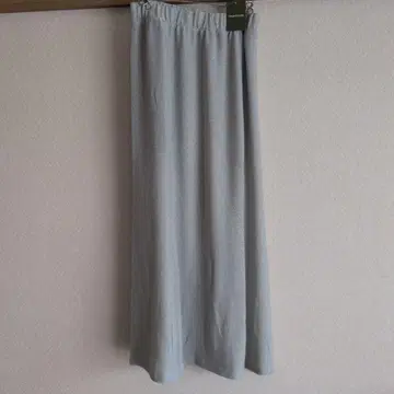 새상품 FREAKSSTORE 스트레치 라메 스커트 실버