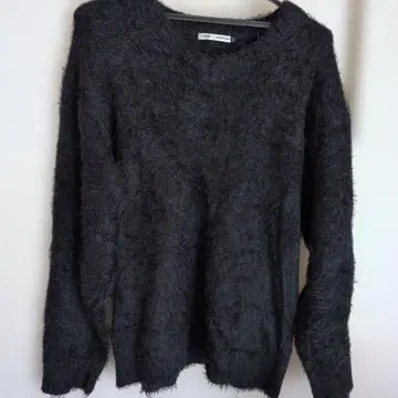 복슬복슬 블랙 V넥 니트