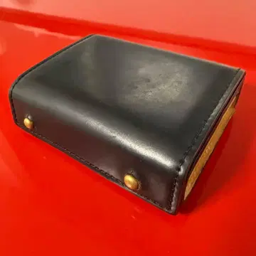 m+ 엠피우 밀레폴리에 코도반 블랙