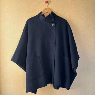 슬로브 이에나 스탠드 카라 더블 페이스 판초 네이비 완판템