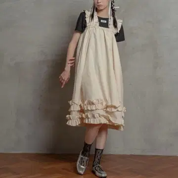 poiregnee 볼륨 프릴 원피스