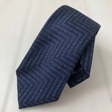 새상품급 EMPORIO ARMANI 넥타이 실크 100% 네이비 계열