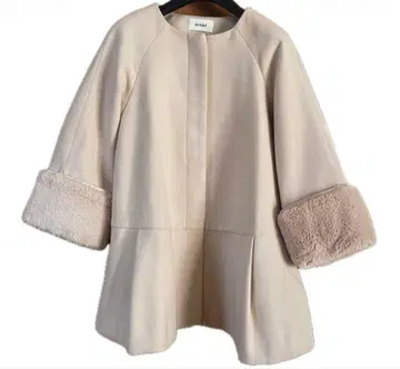 스나이델 노카라 코트 보아 소매 A라인 베이지