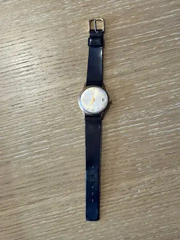 수동 와인딩 시계 실버 다이얼 골드 침