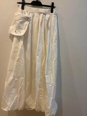 라슈드 파우치 포함 벌룬 스커트