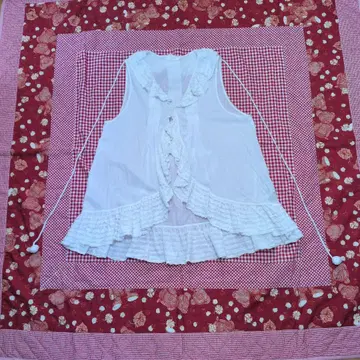 [ 새상품급 ] 핑크하우스 피코프릴 가득 롱 오버 블라우스 베스트