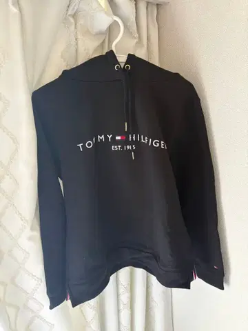 타미힐피거 블랙 후드티