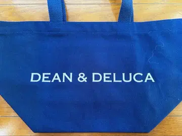 DEAN & DELUCA의 차리티 토트백 (새상품)입니다