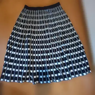 ELLISON 플리츠 스커트 L 블랙 앤 화이트 체크 무늬