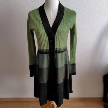 그린과 블랙 스트라이프 긴팔 가디건