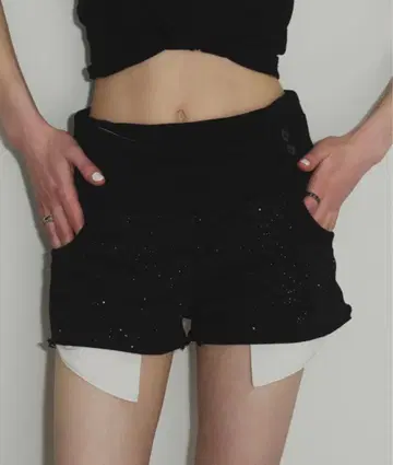 SHAGGIE 라메 맨투맨 마이크로 미니 숏팬츠