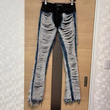 VALABASAS 데미지 가공 부츠컷 데님