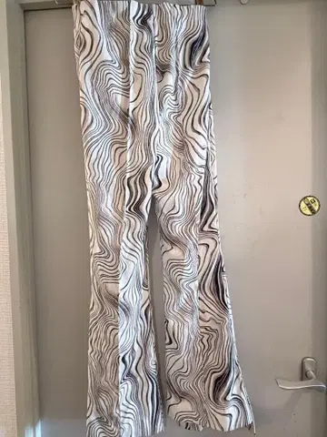 EMODA 물결 무늬 팬츠 S 사이즈