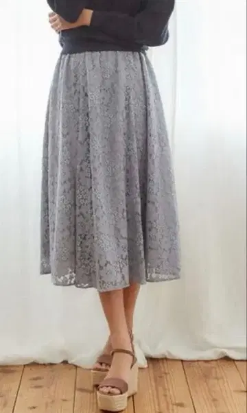 MISCH MASCH 레이스하귀 플레어 스커트 그레이