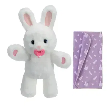 안고 자는 마쉬멜로우 토끼