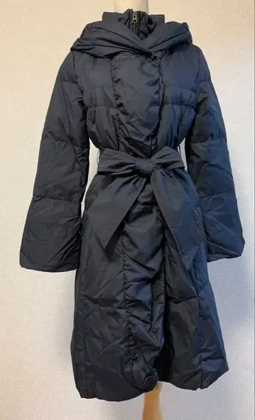 아모와르 카프리스 후드 부착 롱 다운 자켓