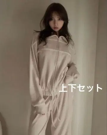 andmary Milky pile heart zip tops 상하의 세트