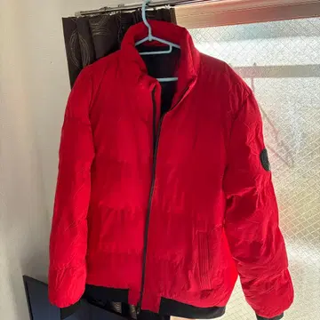 레드 다운 자켓 L 사이즈