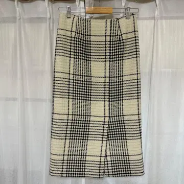 체크 무늬 타이트 스커트 아이보리 블랙