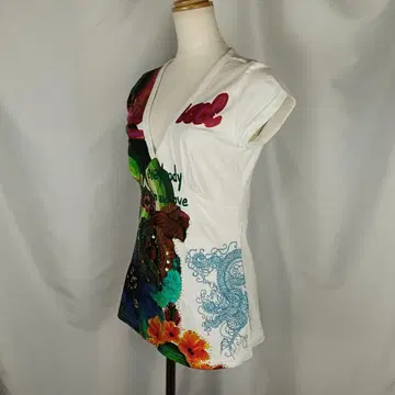 Desigual 자수 스팽글 비즈 T셔츠 꽃무늬 라메 B4128