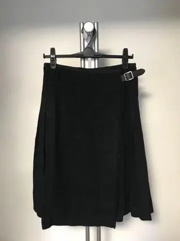 MHL, 블랙 체크 퀼트 플리츠 스커트 사이즈 II