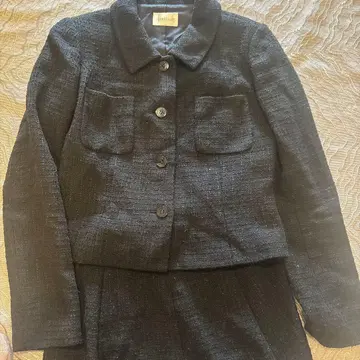 Harrods 블랙 셋업 자켓과 스커트 2