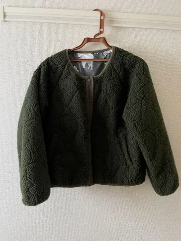 리버서블 자켓 올리브 그린 동물 패턴