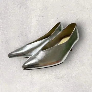 컨디션 최상 루탈론 펌프스 실버 스틸레토 V컷 23.5