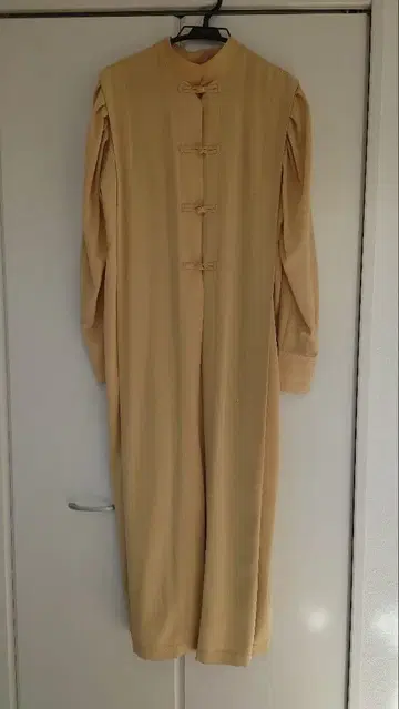 메종 에우레카 베이지 긴팔 셔츠 M 사이즈