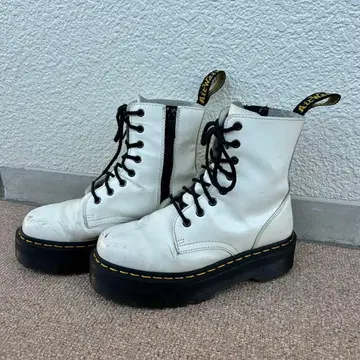 닥터 마틴 통굽 부츠 화이트 지퍼 포함