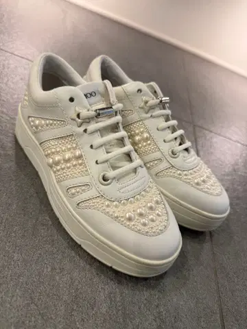 지미추 펄 스니커즈 사이즈 34